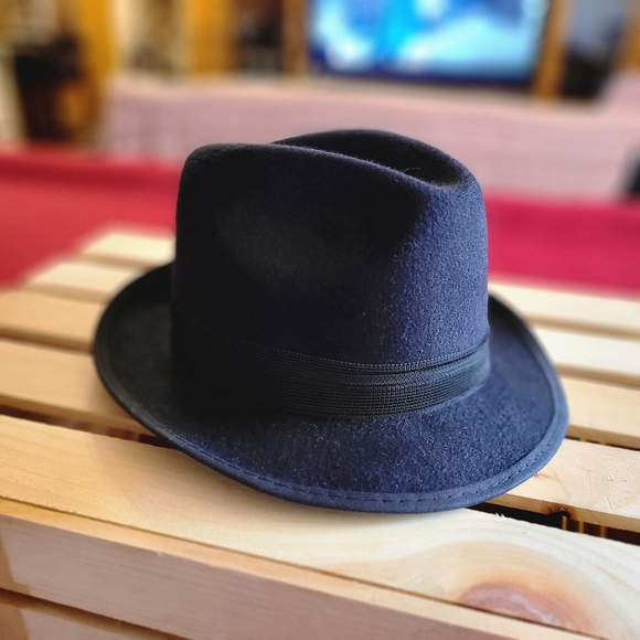 Women's Black Felt Fedora Hat - Picture 2 of 6